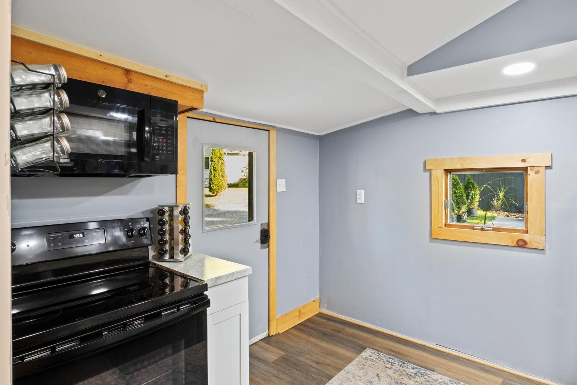 Cozy W/ King Bed & Access * Canandaigua